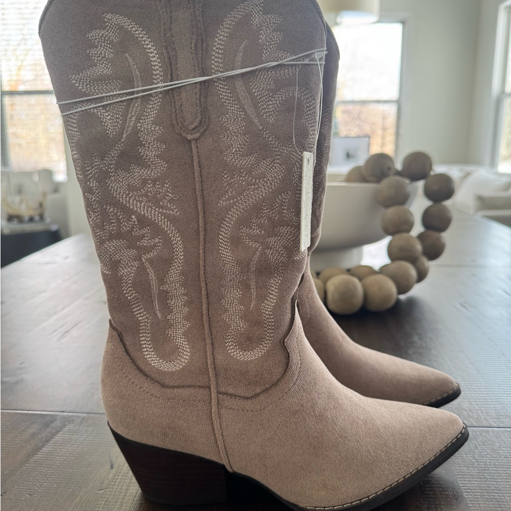 Altar'd State Western Faux Suede boots~Size 7~Greybeige - Picture 6 of 8